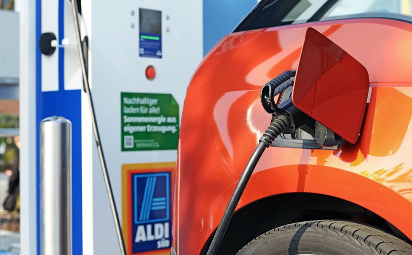 ALDI Süd: Während des Einkaufs das Elektrofahrzeug laden