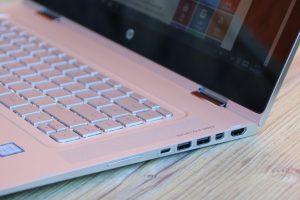HP Spectre x360 ap006ng Anschluesse