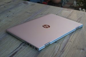 HP Spectre x360 ap006ng zugeklappt rueckseite