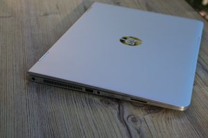 HP Spectre x360 ap006ng zugeklappt seite