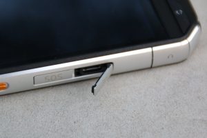CAT S60 microUSB offen, Bild 12