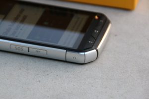CAT S60 SOS Seite rechts, Bild 5