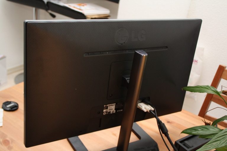 lg 27EA83 monitor, Bild 3
