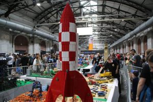 Maker faire berlin 2017 009 lego rakete riesig