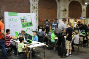Maker faire berlin 2017 211 pi top stand